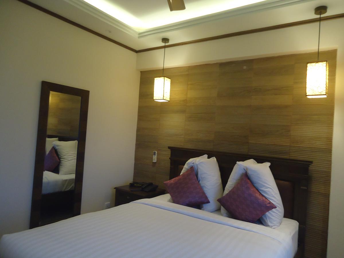 Neeshorgo Hotel & Resort Cox's Bazar Exterior photo