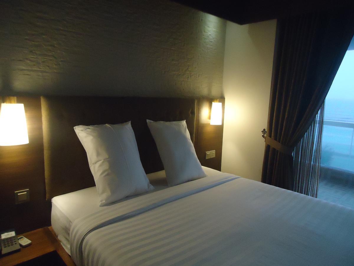 Neeshorgo Hotel & Resort Cox's Bazar Exterior photo