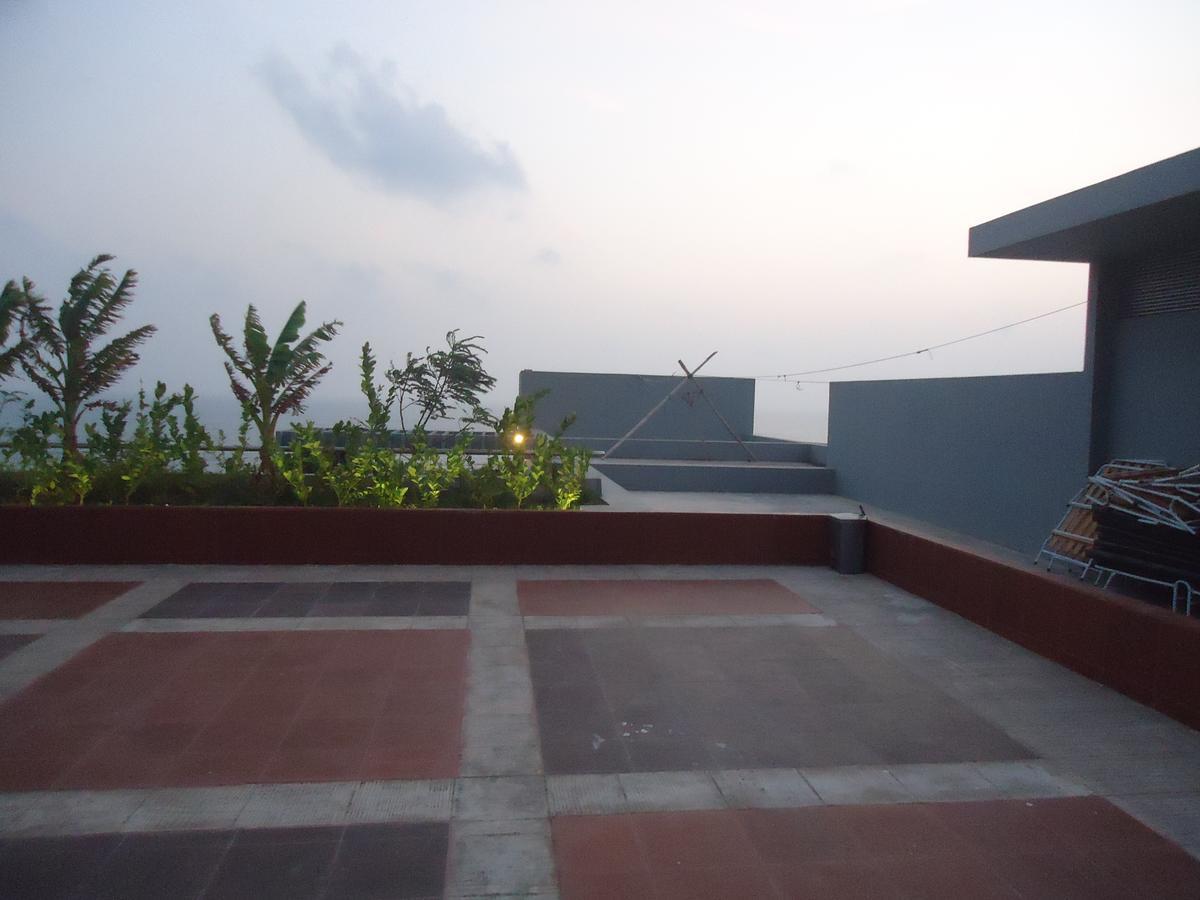Neeshorgo Hotel & Resort Cox's Bazar Exterior photo